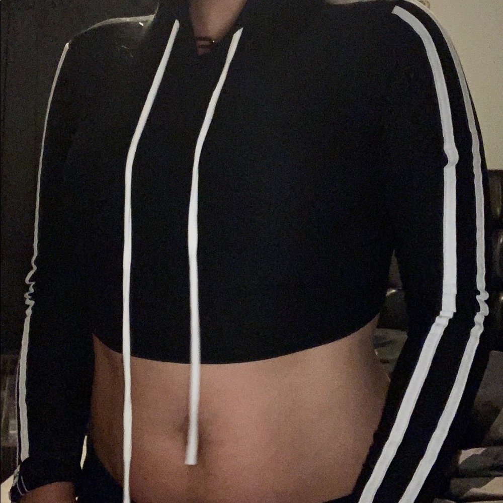 Cropped fashion nova hoodie